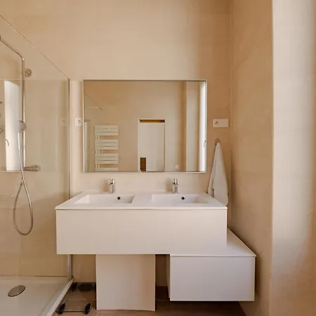 1 Bedroom With Sea View - 75m Appartement *