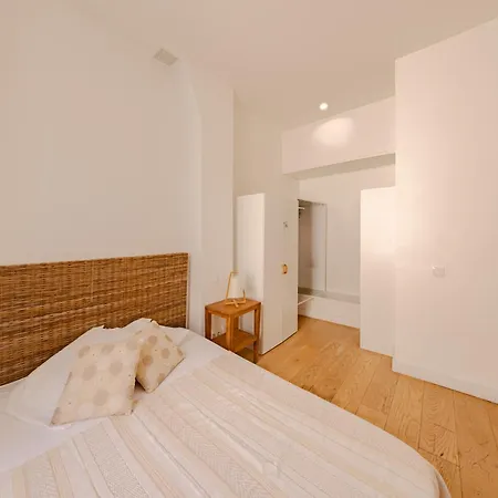 1 Bedroom With Sea View - 75m Cannes